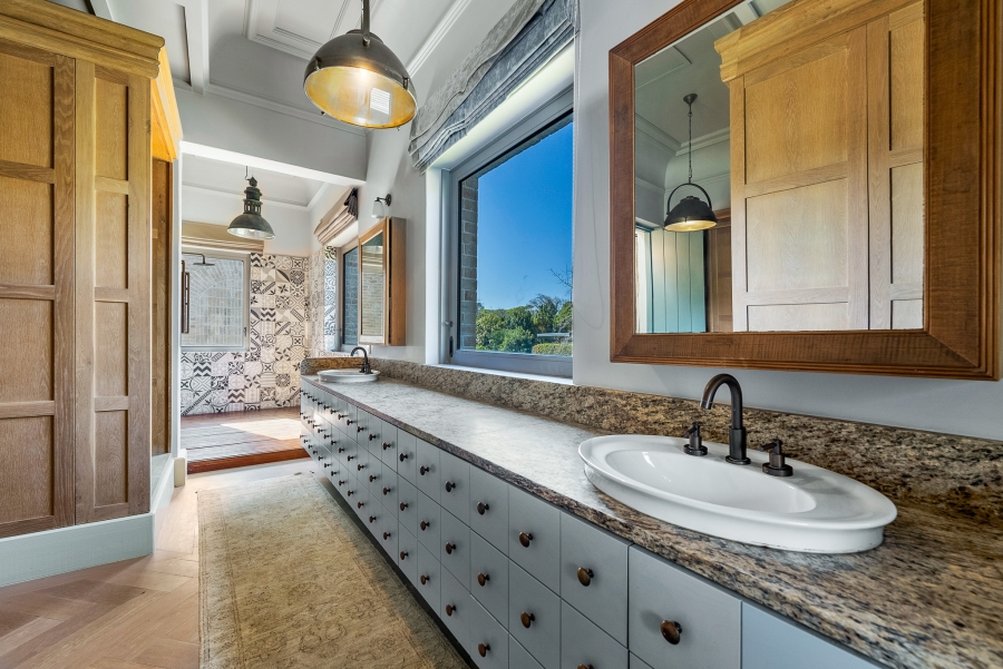 To Let 4 Bedroom Property for Rent in Bishopscourt Western Cape